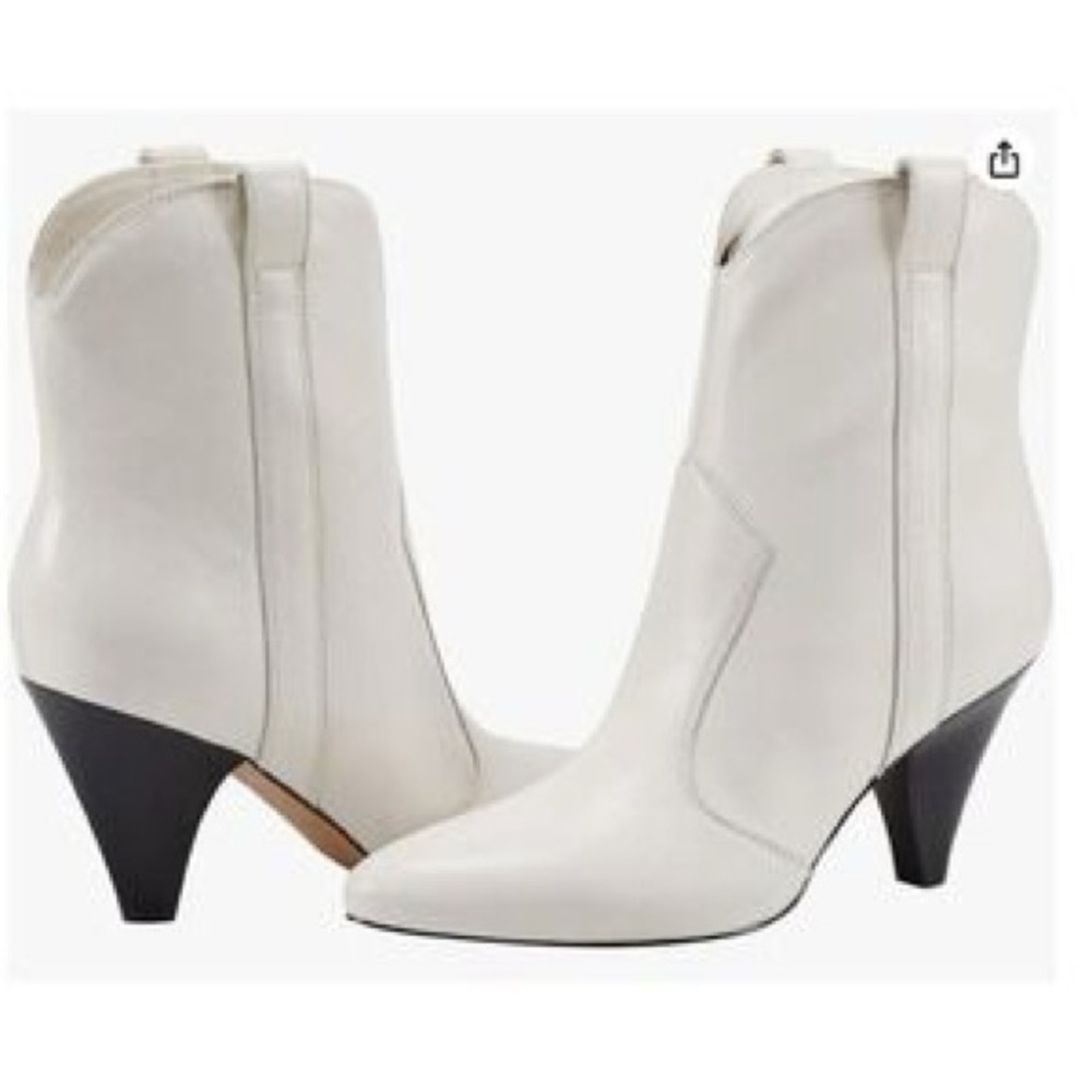Marc Fisher Boots Women’s Size 6M Leather cone Heel Carrisa ankle boot NWOB